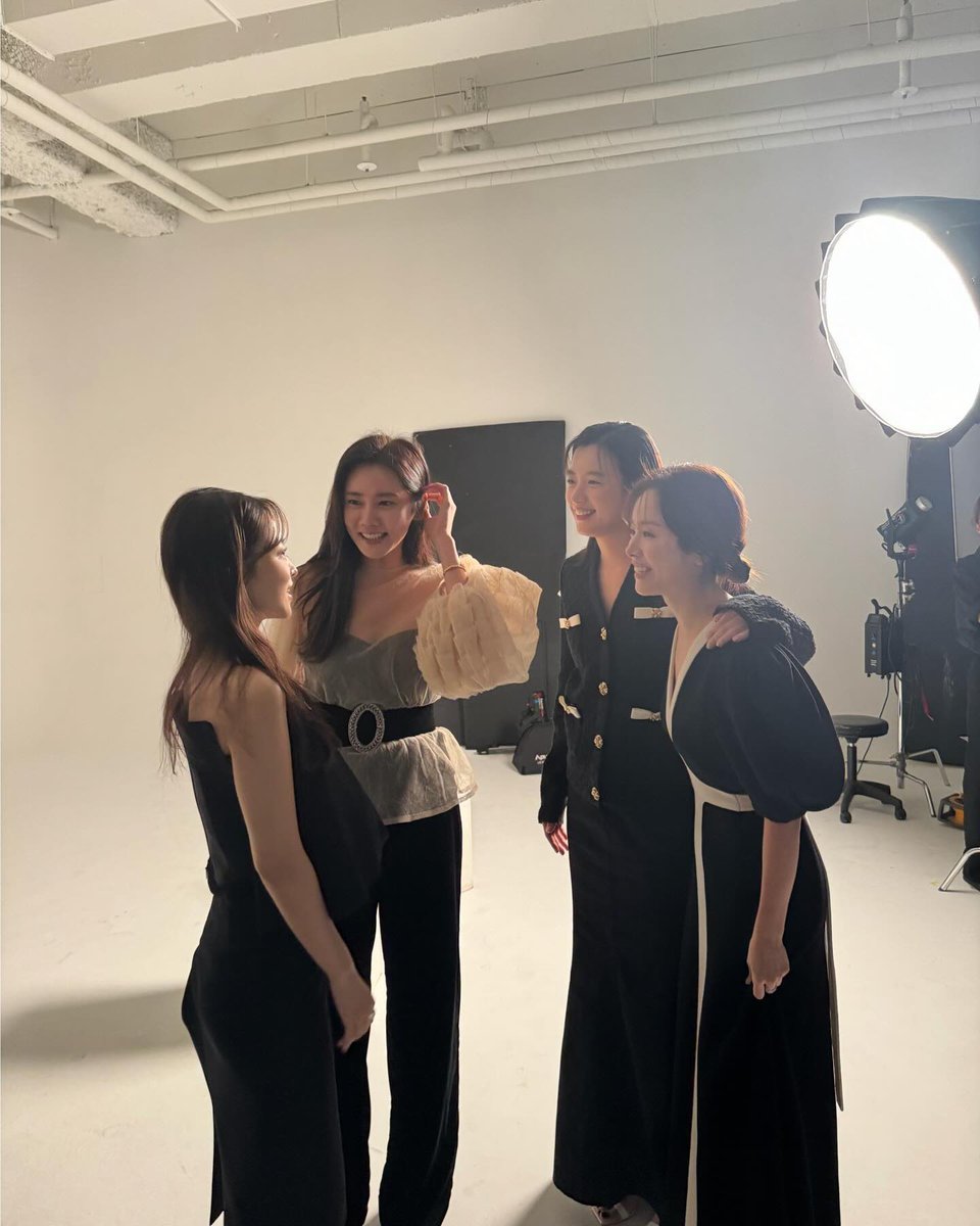 아 미친 사이버핫팩 발견……
박보영 삐약거리는 거 보는 언니들 표정 좀 봐