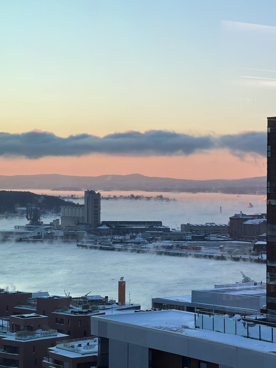 Filips_P's tweet photo. Šodien Oslo jūra kūp https://t.co/fuG9Jqmeku