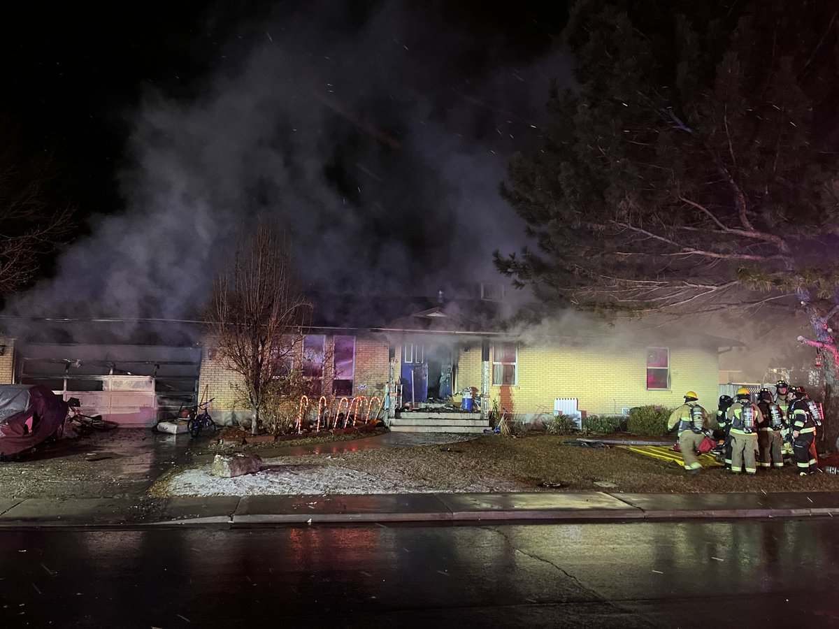 SpanishForkPDFE's tweet photo. Spanish Fork Fire &amp; EMS responded to and extinguished a mid-night fire that claimed a home and a dog: https://t.co/viY1PkxsaH https://t.co/mmEGzcQWLx