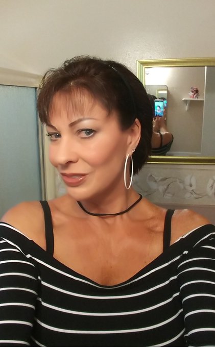 What am I thinking this Friday. 🤔 https://t.co/vIaNXQYBYp https://t.co/8BTTyR4Wyr