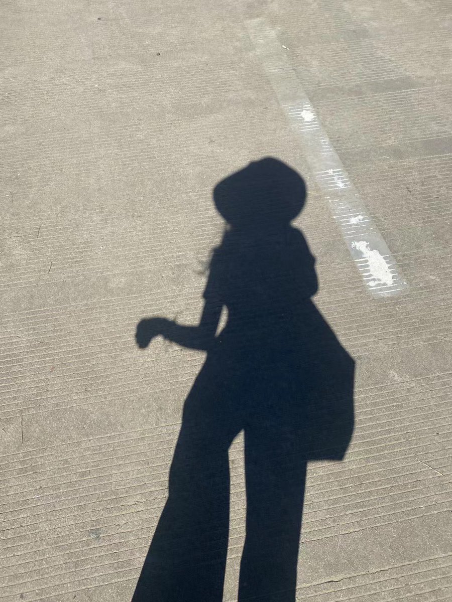 Currigari's tweet photo. 还是夏天K9舒服… https://t.co/SLAX4ANLqs