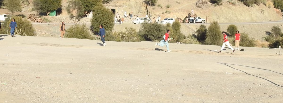 HamdUllahWazir's tweet photo. #DewagarUnit arranged a cricket match amongst local teams of Dewagar, a large number of crowd witnessed the match, Match lasted for 2 hours and in the end Team #Shinakas was the winner, awarded with Trophy, Army will keep on putting such efforts to promote #Sports Culture in AOR. https://t.co/KmQYeFwxj4