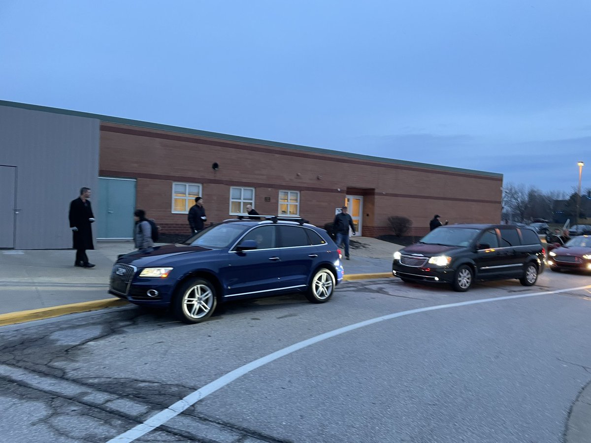 CTMSBulldog's tweet photo. Fist bump Friday is a great way to kick off the semester! Thank you to our @FathersClubOrg Dads for greeting Bulldogs with a smile today. The @ChickfilA sandwiches were a hit too! CT and @olatheschools appreciate you! https://t.co/XBfIQRsoaC