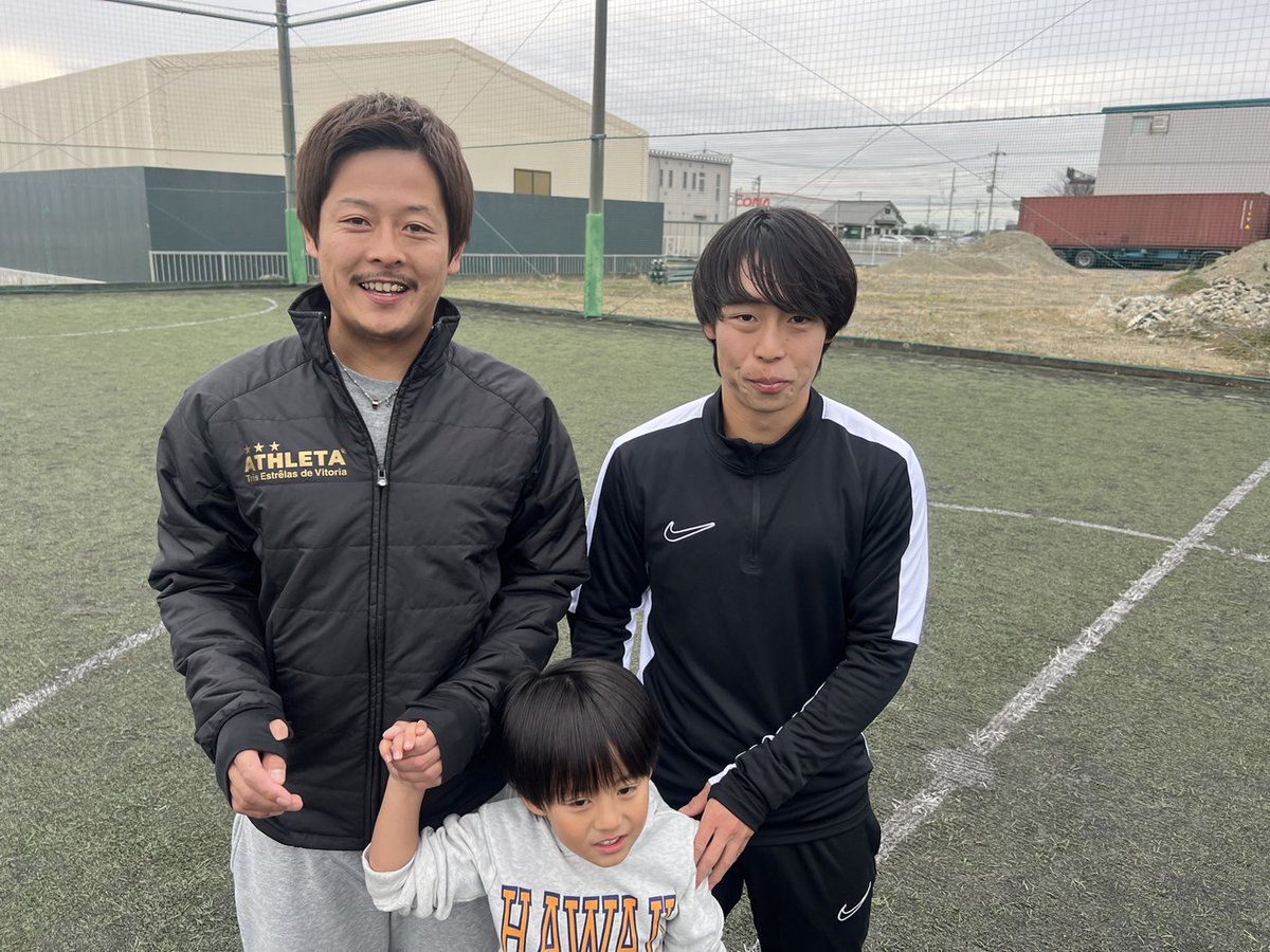 ma_tdam's tweet photo. 今年もよろしく〜
今年もサッカー三昧します！
アビスパ福岡の紺野和也選手と😁 https://t.co/mcKq77QVIh
