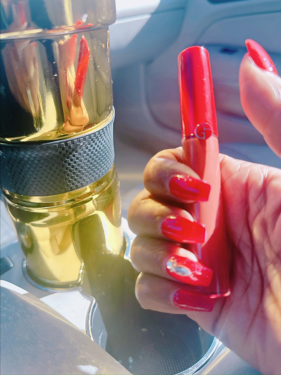 R3Method's tweet image. Move over red dress and lipstick. There’s a new power couple in town called green smoothie &amp;amp; gloss!