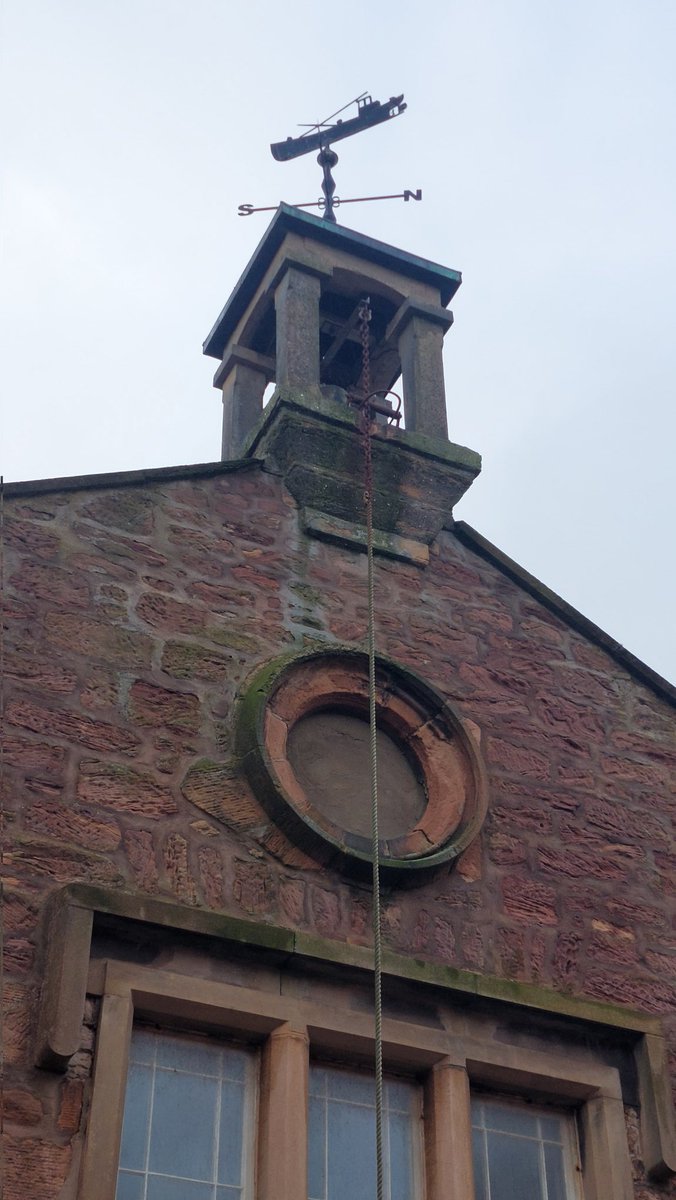 aljaroo1874's tweet photo. Whilst on a wee run this afternoon, I spotted a ship on top of the #Weathervane. #Cockenzie not #Edinburgh @SecretEdin. Also, has the #BellRope travelling down from the #Belfry on the outside... is that a common thing, @cocteautriplets?
#LookingUp #LookAndSee 
#UnusualSpots https://t.co/8qubijhNlF