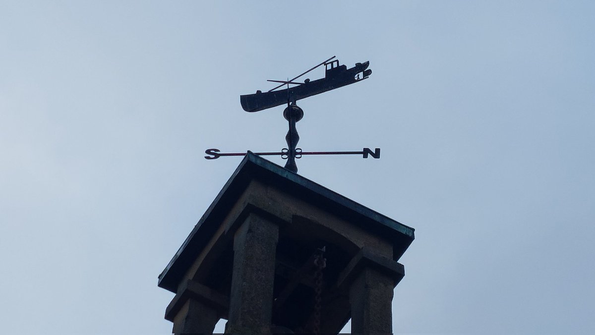 aljaroo1874's tweet photo. Whilst on a wee run this afternoon, I spotted a ship on top of the #Weathervane. #Cockenzie not #Edinburgh @SecretEdin. Also, has the #BellRope travelling down from the #Belfry on the outside... is that a common thing, @cocteautriplets?
#LookingUp #LookAndSee 
#UnusualSpots https://t.co/8qubijhNlF