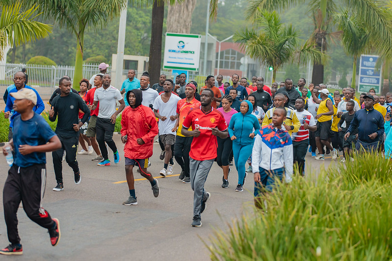 Umujyi wa #Kigali uramenyesha abantu bose ko Siporo Rusange #Carfreeday yari iteganyijwe ku Cyumweru tariki ya 7 Mutarama 2024 yimuriwe ku itariki ya 14 Mutarama 2024 mu rwego rwo korohereza abanyeshuri gusubira ku mashuri nyuma y'ibiruhuko. Tubashimiye uburyo mubyakiriye!