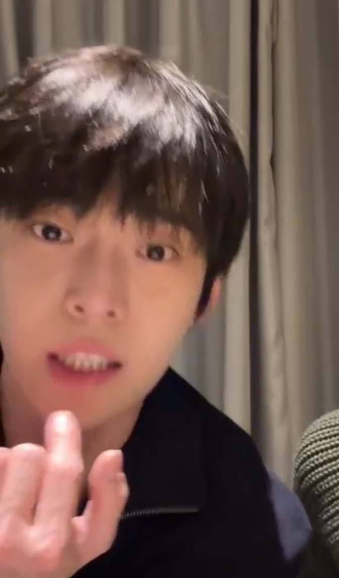 무 tweet media