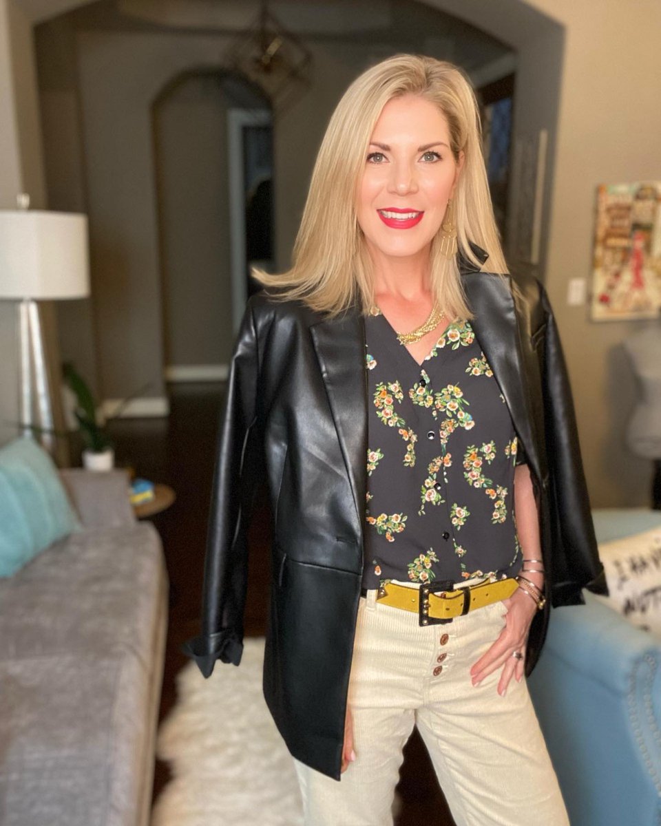 cabiclothing's tweet photo. The countdown is on! There are only a few days left to shop our Fall '23 Collection. 

Take a peek at these five faves and don't miss your opportunity to shop them before they're gone for good. https://t.co/5K2dB8WiMB https://t.co/hkH1wjqubL