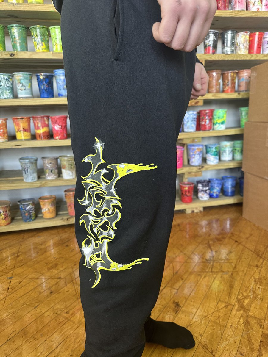 DAZE_STYLE's tweet photo. DAZE NORTHEAZT STYLE SWEATSUIT HOT OFF THE PRESSES FOR FYA FEST 2024 🔥🔥🔥

YES.. THE SWEATPANTS HAVE POCKETS..

GOOD LOOKS SOAKED IN INK
THANKS RIDGE https://t.co/k6RnYnt2uj