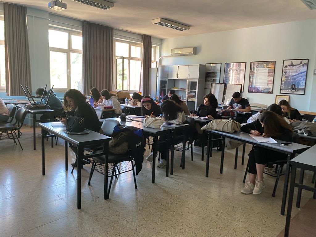 DEU_Denizcilik's tweet photo. İzmir İl Afet ve Acil Durum Müd. tarafından İnsani Yardım Lojistiği dersi öğrencilerimize hafif arama-kurtarma temel eğitimi sınavı uygulanmıştır. Başarılı öğrencilerimize Destek AFAD Gönüllüsü Eğitimi Katılım Belgesi verilecektir. Öğrencilerimizi tebrik ediyoruz.@universitemdeu https://t.co/Gi71F20SIC