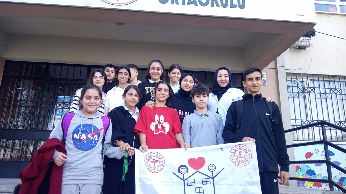 8BSınıf öğretmenimiz ve öğrencilerimizi tebrik ederiz👏 #beyazbayrak
#entemizsınıf
<a href="/tcmeb/">Millî Eğitim Bakanlığı</a>
<a href="/Aydin_MEM/">Aydın İl Millî Eğitim Müdürlüğü</a> 
<a href="/SokeKaymakam/">Söke Kaymakamlığı</a> 
<a href="/sokemem/">Söke İlçe Milli Eğitim Müdürlüğü</a> 
<a href="/yapiciserafetin/">Şerafettin Yapıcı</a> 
<a href="/cengizaydin36/">Cengiz Aydın</a> 
<a href="/BahattinTr1/">Bahattin Tör</a> 
<a href="/xxxAkay1/">Mehmet Can AKAY</a> 
<a href="/BurcuByktorul2/">Burcu Büyüktoğrul</a>
<a href="/melihaltinok/">Melih Altınok</a>