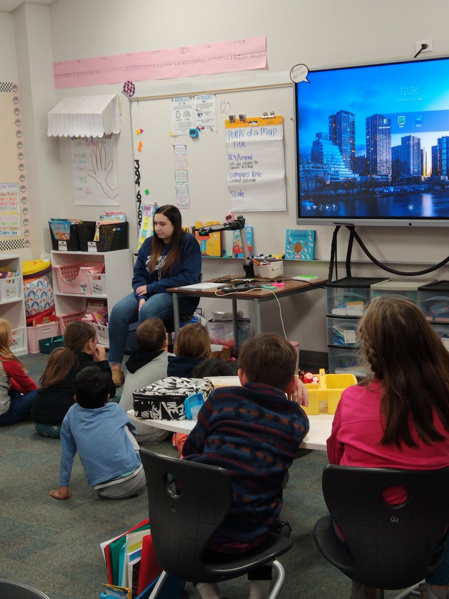 TeachingMrsE's tweet photo. Love a team lesson! Thank you, Mrs. Kerr for inviting us to your poetry lesson 🐝✏️ #WilsonWay https://t.co/DyycDUm2SM