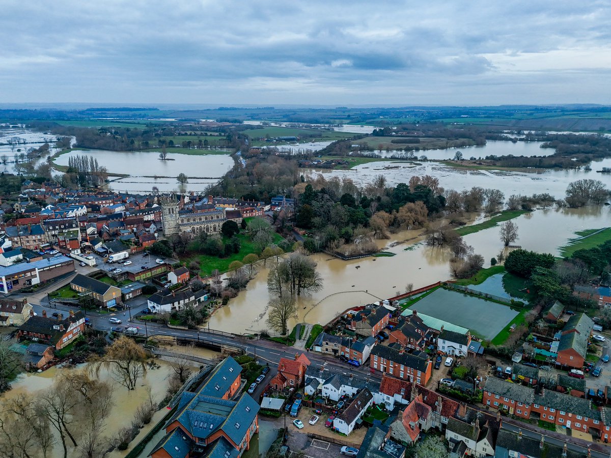 DroneOverMK's tweet photo. Flooding in Olney and Newport Pagnell @bbcweather @BBC3CR @TalkRoberto https://t.co/VGhnk9UFfq