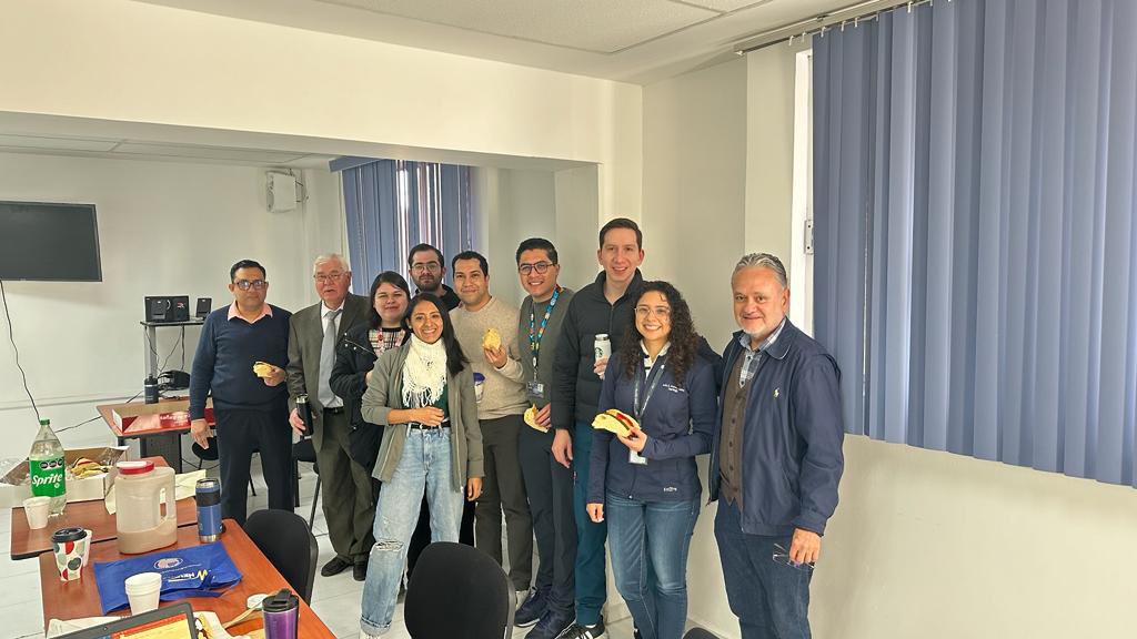HCneuroUASLP's tweet photo. Día de Reyes! https://t.co/inFRYhiPu8