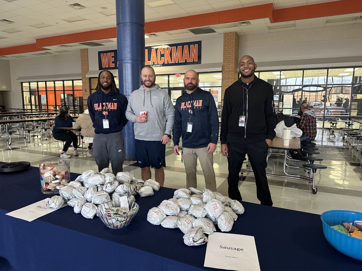 Thank you ⁦<a href="/BlackmanFtball/">Blackman Football</a>⁩ for treating the faculty and staff to breakfast this morning! Go Blaze 🔥⁦<a href="/bhs_smith/">Justin Smith</a>⁩