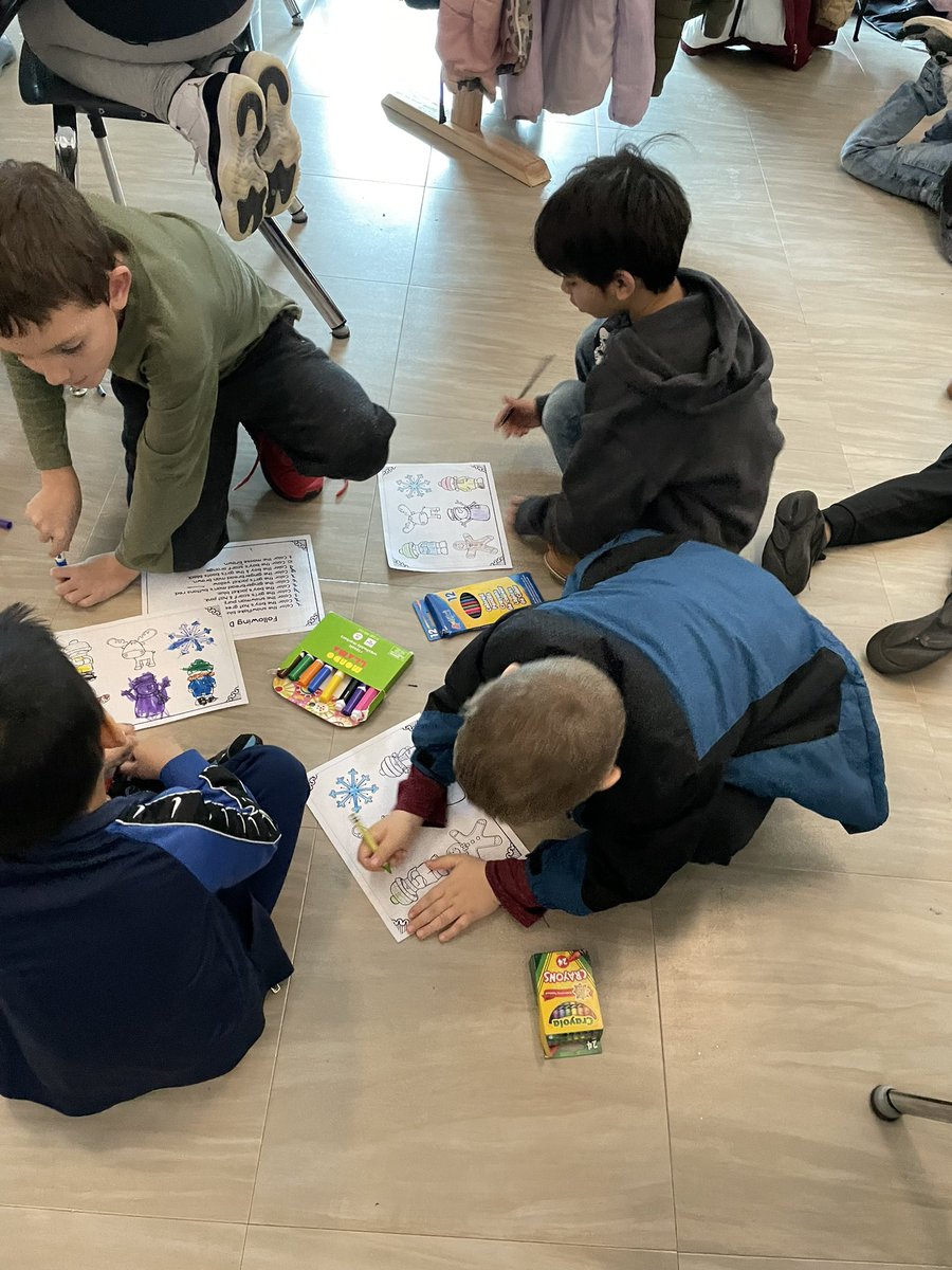 Kindergish's tweet photo. Working with 3rd grade buddies! #WES #kinder #teambuilding https://t.co/YgqObyqQBp