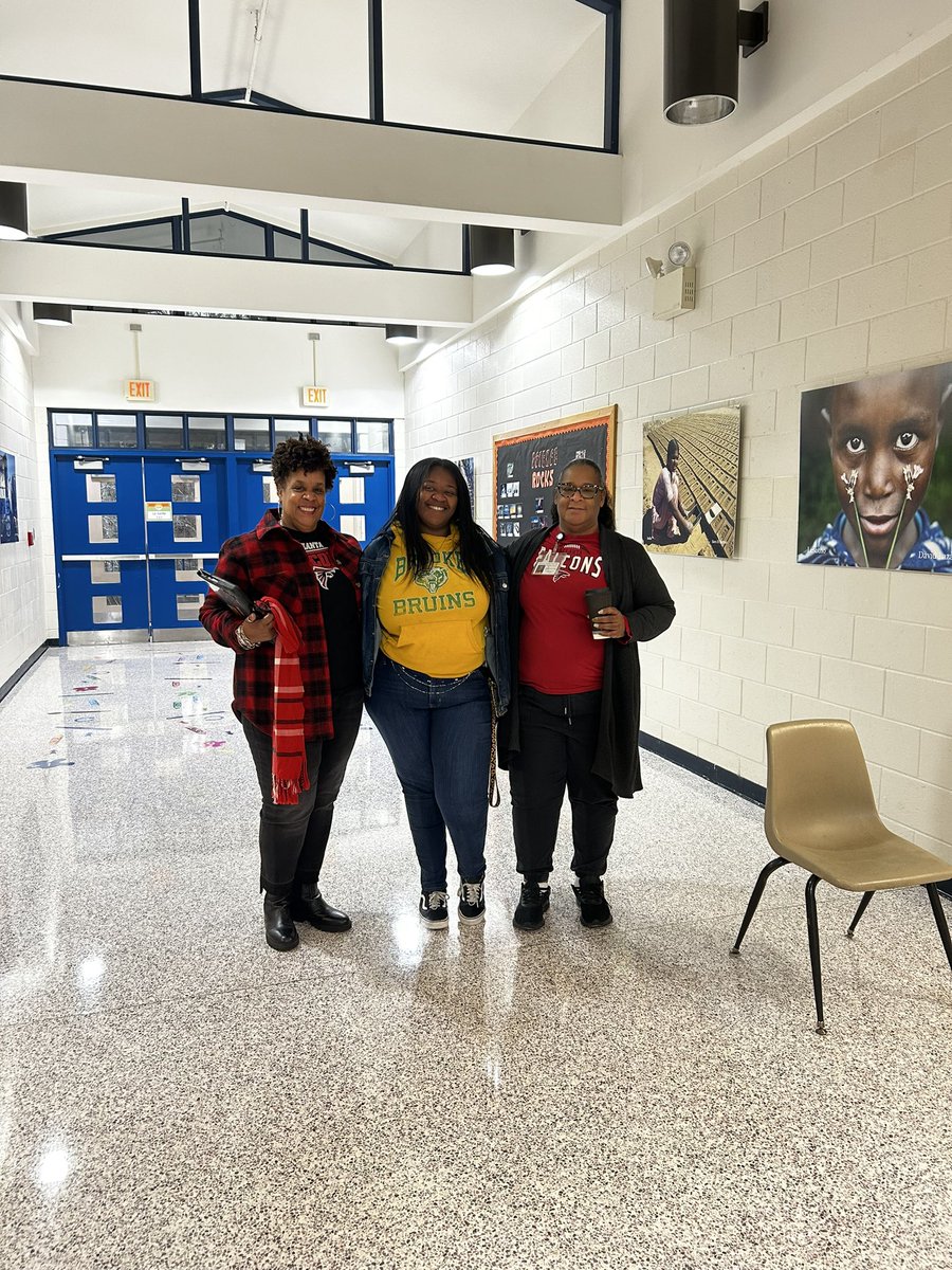 CascadeESMedCtr's tweet photo. An AโMAYSโing day in the #TIGERSden celebrating our home team @AtlantaFalcons โฆโฆ #FalconDay #TeamSpirit @apsupdate @CasPrinciTmomon @ShellyGoodrum https://t.co/nBjtBoQ0Vq