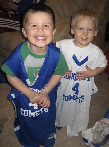CometsLewis's tweet photo. Blast from the past. These two matching up for the first time in a HS game tonight. ⁦⁦@HansonKeller⁩ ⁦@maddox_lewis15⁩ ⁦@JoshuaCHanson⁩  #C4L https://t.co/BkOEdQsh5w
