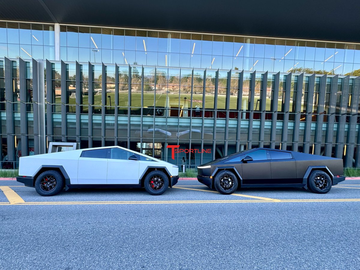 TSportline's tweet photo. Black or White?! #Cybertruck https://t.co/8wjflxPZfQ