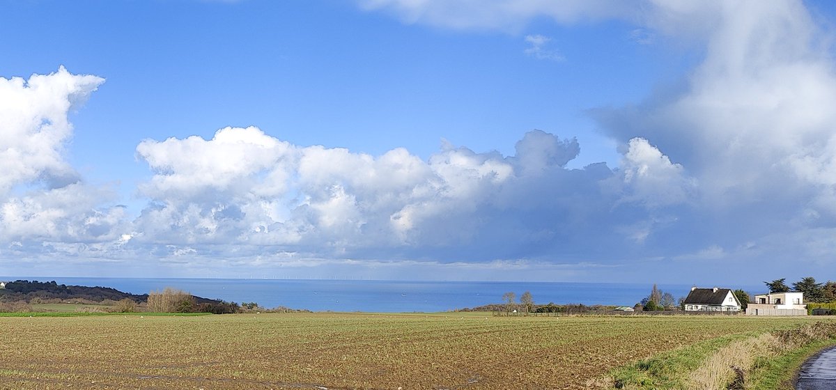 QuantumAntoine's tweet photo. This kind of sea view from uphill will also never bore me. https://t.co/g6oX5Qth7B