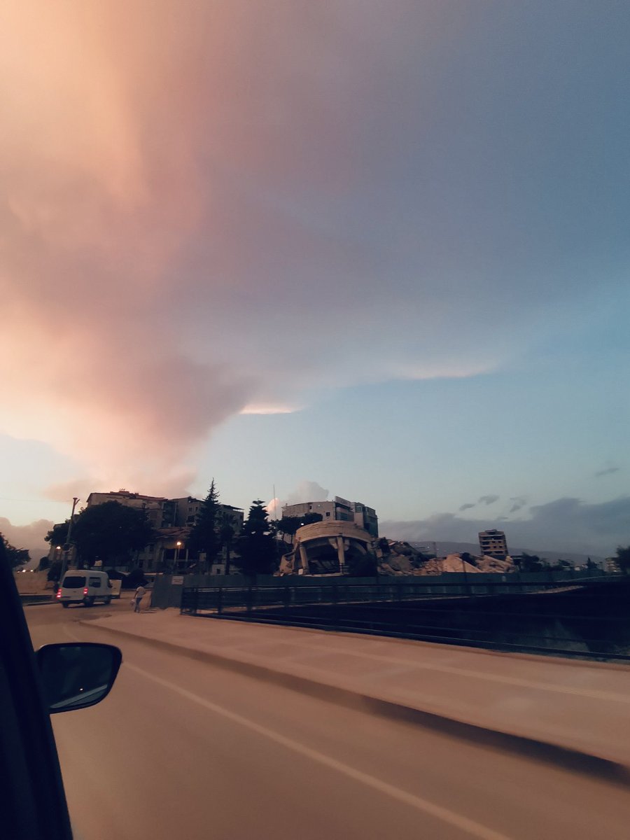 unforgivenn22's tweet photo. Geriye kalanlardan bir akşam üstü… https://t.co/sAhpdboJTg