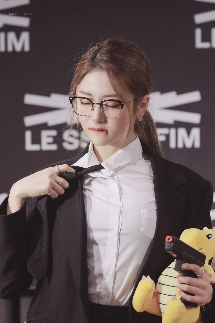 yunjin pics (@yunjinpicz) on Twitter photo 