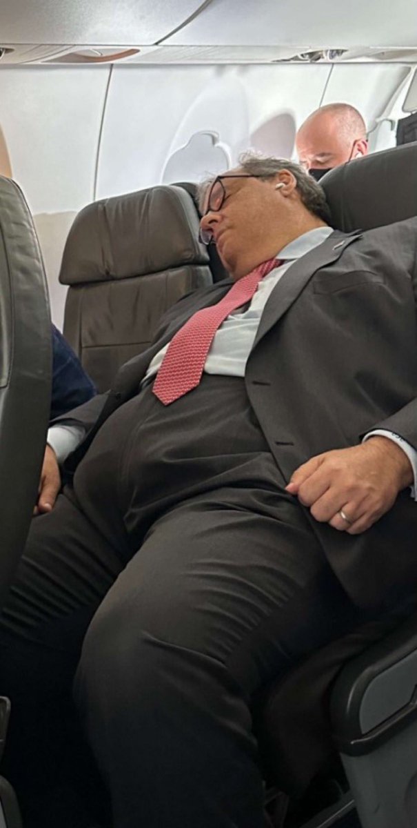 I don’t know who needs to hear this today but, @ChrisChristie does not have the stamina to be President.