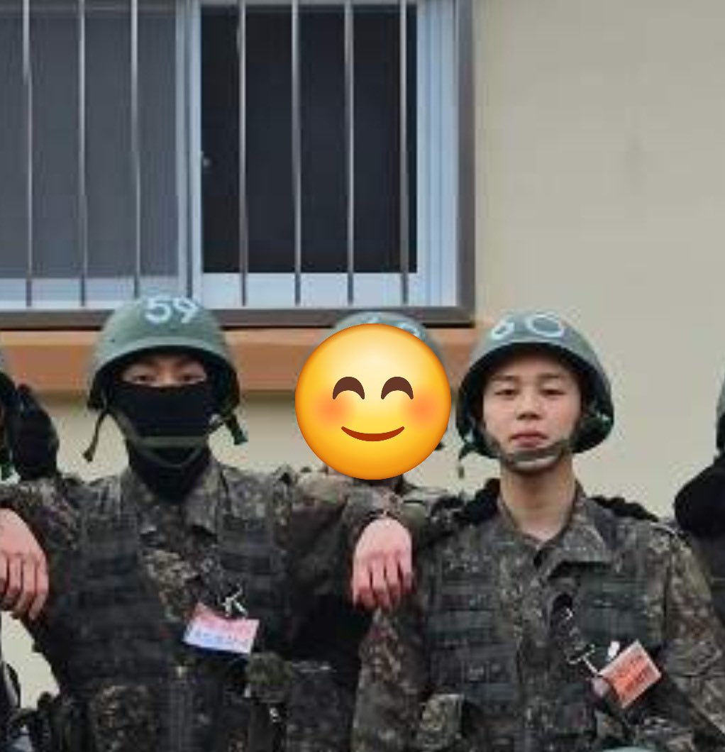 VeritasJK's tweet photo. 강아지는 또 눈만 빼꼼🥺💕 

그와중에 디미니 3학년아님? https://t.co/1ToCgYI8jY