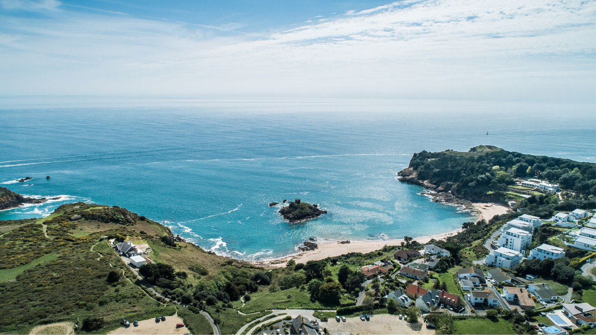 New year, a refreshed and recharged you🧘‍♂️🏝️Discover a world of #relaxation in #Jersey ✈️ Spoil yourself with seaside serenity, coastal walks, yoga in a castle, outdoor saunas and fresh local food 🌟Your path to inner tranquility begins here✨➡️ ow.ly/wqif50Qo7YP