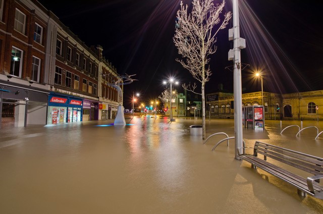 As #StormHenk continues to cause flooding across the UK, it is critical that communities understand the risks they face now and in the future. But with funding strategies often prioritising physical flood barriers, raising public awareness of these risks is often overlooked.