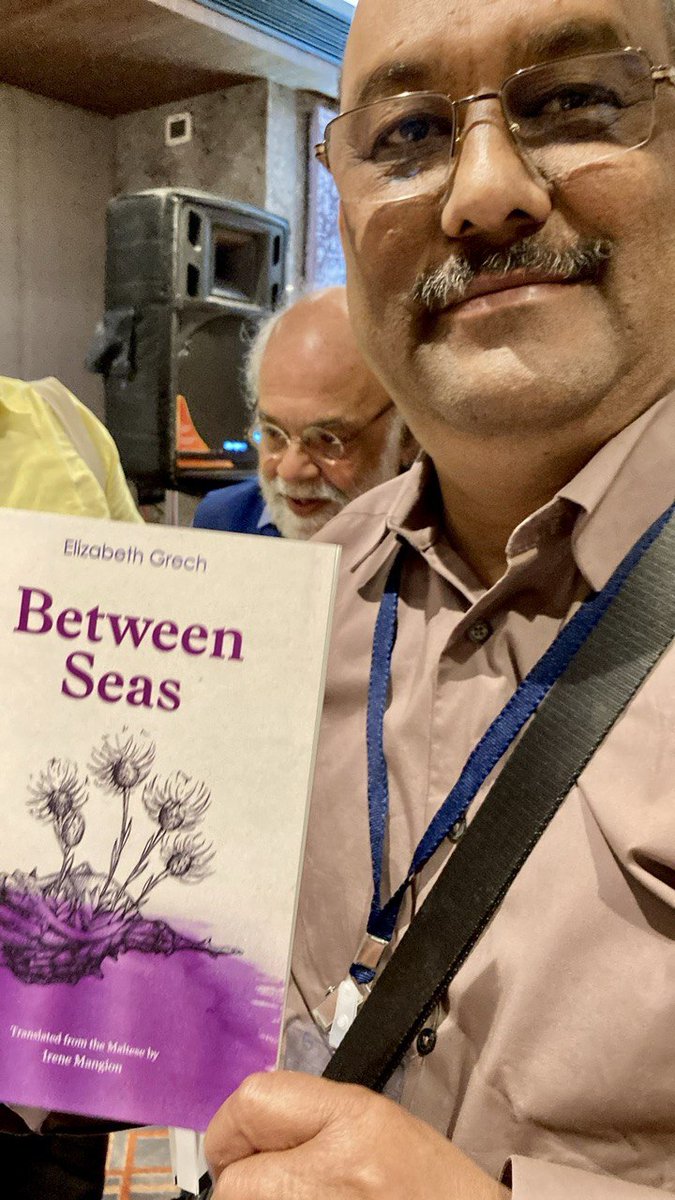 lizamalte's tweet photo. "Between Seas" (@paperwallpub) - Mumbai Poetry Festival. Translation Irene Mangion. I couldn't make it physically but I have these beautiful people sending me warmth! @poetrywala @ShampooChats @adriangrima1 Cover by Rosario di Benedetto @manachumateatro
#poetry #elizabethgrech https://t.co/KSITnBd8dt