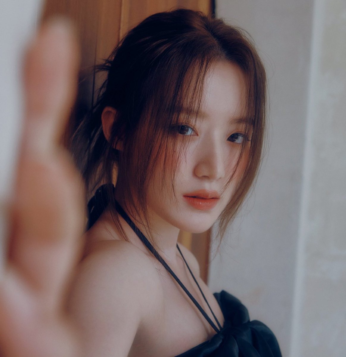 idlecharts's tweet photo. Happy birthday to the one and only boss baby, SHUHUA! 🥳

Thank you for teaching us how to be so fearless and outspoken about the things that matter! Nevies will always be by your side 🫶

#네버버의_끝사랑_예슈화_생축
#OurLastLoveShuhuaDay https://t.co/4qxvUFyvaH