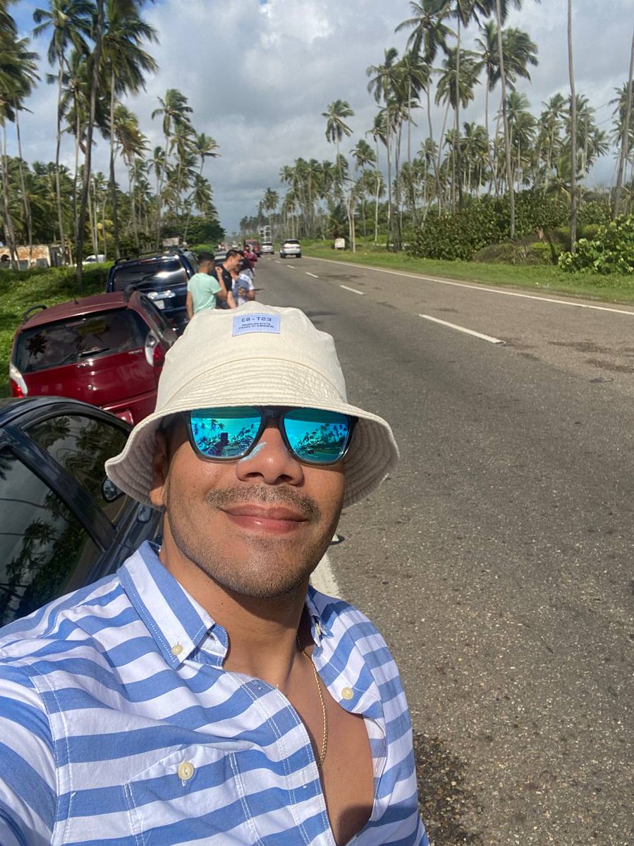 lvjk0392's tweet photo. Empezando el descontrol. 🔥☀️🌴
TUCACAS. https://t.co/TSuaBzYyFe