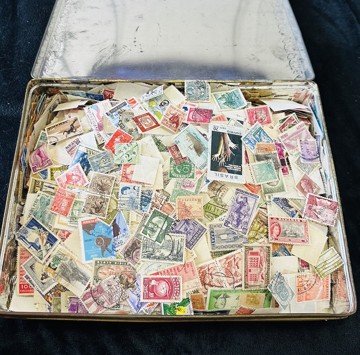 SwingNmiss3's tweet photo. Picked up these stamps from a yard sale.. can’t be anything right… @CardPurchaser @stampcollectorm @Stamp_Collect @StampsBot https://t.co/fmiMa7S07I