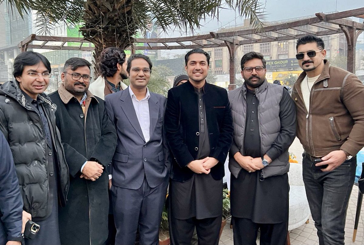 ڈی جے سی وفد کی اقرار الحسن کے پروگرام سرعام میں شرکت!!الیکشن اور موجودہ ملکی سیاسی صورتحال پر گفتگو
<a href="/ShakirAwan88/">Shakir Mehmood Awan</a> <a href="/ahmadchauhdery/">Adv Ahmad Sher Jutt</a> <a href="/MianMuhammdAsif/">Mian Muhammad Asif</a>