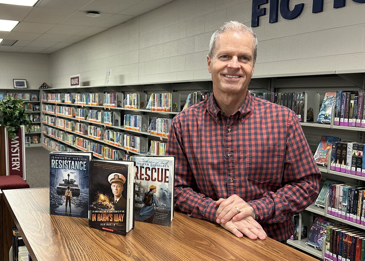 GwinnettSchools's tweet photo. Congratulations to our 2023-24 GCPS Media Clerk of the Year, Steven Blagg of Osborne MS! This award recognizes a media clerk who has made exceptional contributions to the operation of an effective school library media program. Learn more here: https://t.co/kbS3ludMOG https://t.co/HFeBQf1jut