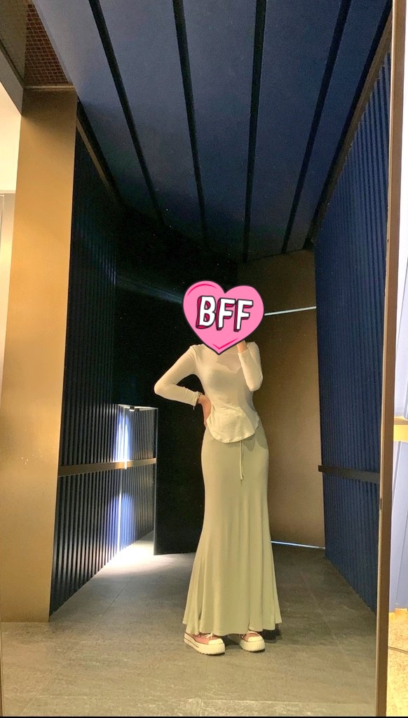 오랜만에 와이프의 일상사진~
이제 시스루와 골반이 들어나는 옷을 부탁안해도 혼자서 입어줘요 ㅎ 앞으로가 너무 기대됩니다
#네토 #부산네토 #네토부부 #ntr #와이프