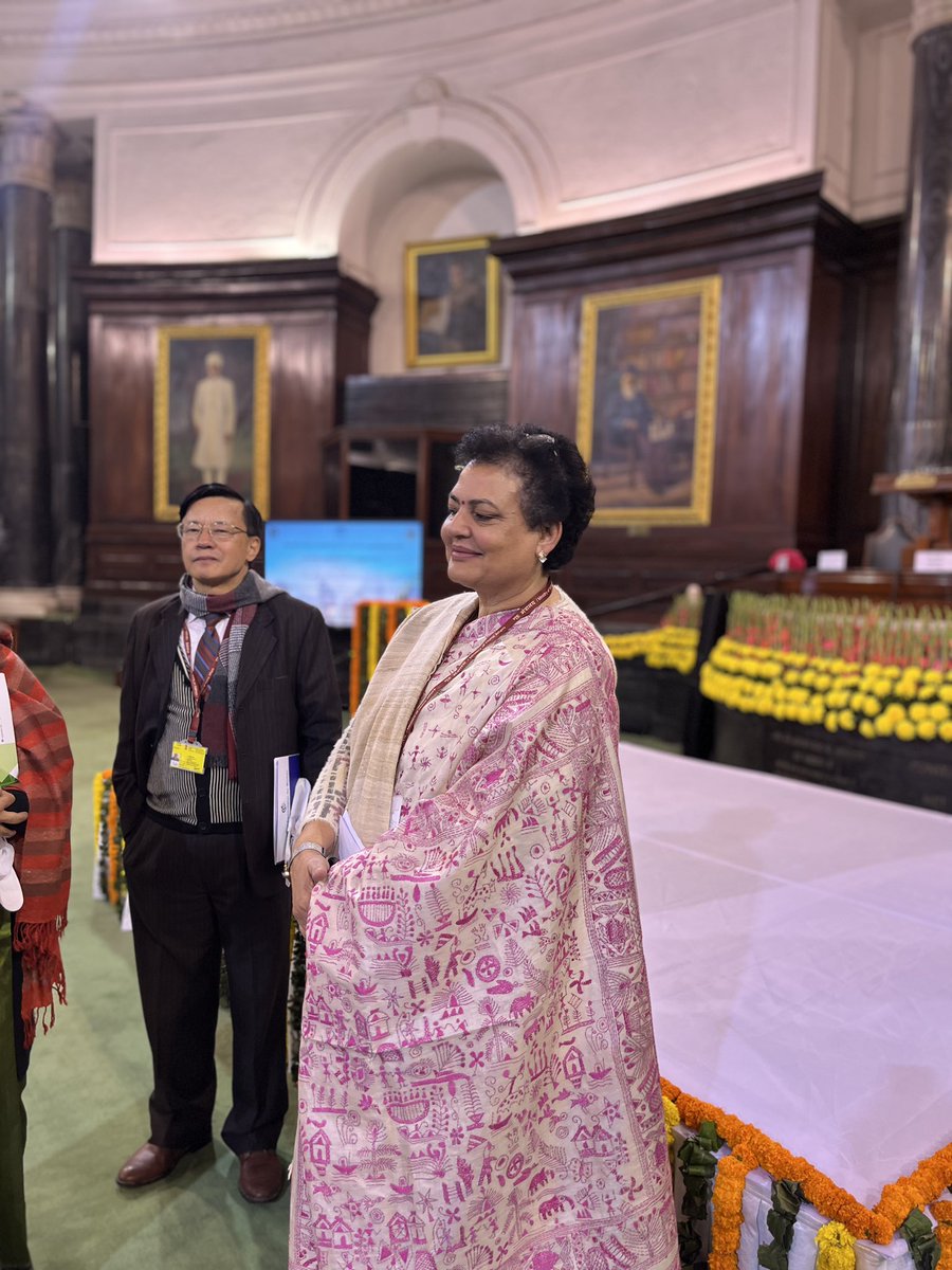 Rajbirrohilla's tweet photo. Chairperson Smt. Rekha Sharma highlighted the ongoing initiative, "She is a Changemaker," fostering women in grassroots politics. "It's time for women to be both voters and candidates," she remarked. #SheIsAChangemaker #Empowerment
@sharmarekha
@LokSabhaSectt
@PIBWCD https://t.co/RdBIZWfN2W