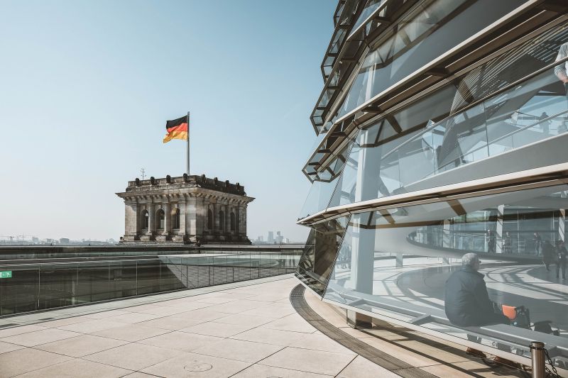 HrsolutionAg's tweet photo. We wish everyone a prosperous New Year!
1st #funfactoftheweek for 2024:
In Germany is not necessary to offer additional benefits as the mandatory benefits cover everything β healthcare, pension, long-term care, accident and unemployment insurance.
#EOR #HR #internationalpeo https://t.co/r8InxIi2og