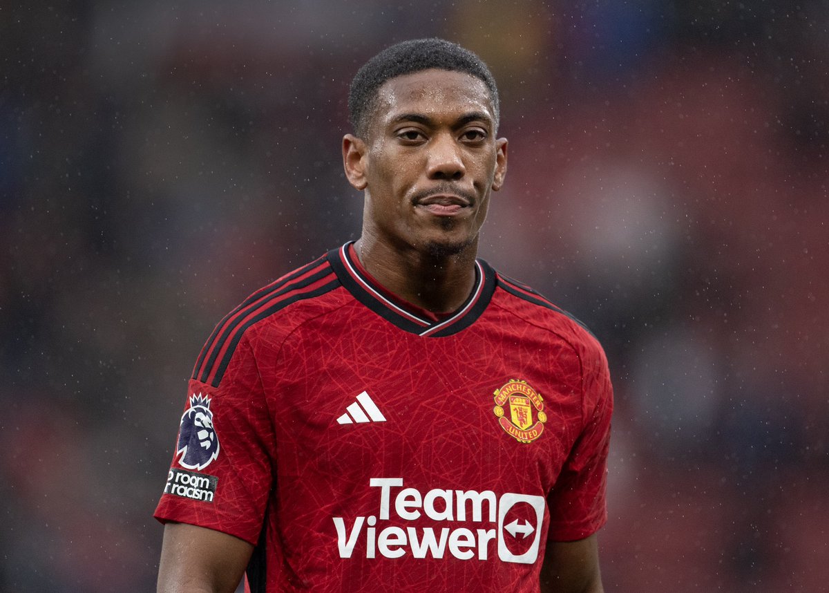 mufcMPB's tweet photo. 🚨 BREAKING!!

Fenerbahçe have made a €7m bid to Manchester United to sign Anthony Martial NOW! #MUFC [@takvim] https://t.co/Sx2z7zrAmL