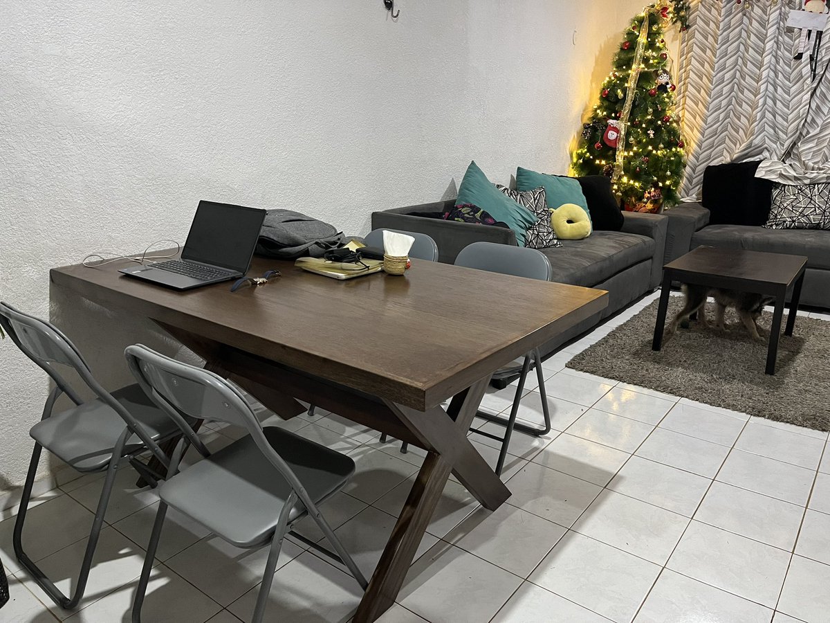 JairoKchorro's tweet photo. Listo la mesa ahora a esperar las sillas ❤️ https://t.co/yroJhsacaP