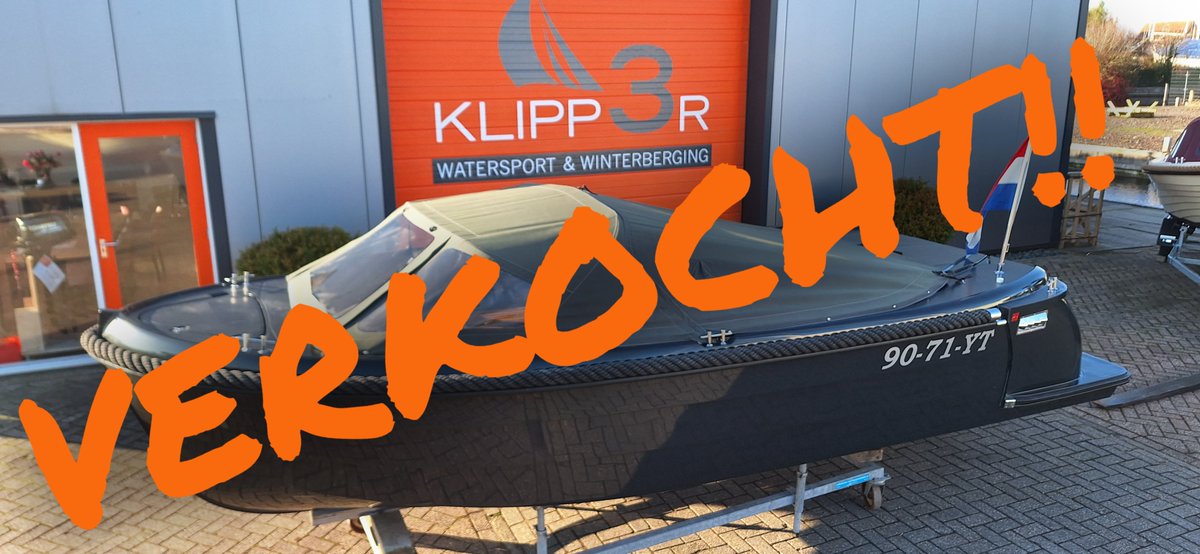 MarkBax77's tweet photo. Vandaag mensen heel blij gemaakt met deze mooie Topcraft sloep. De weergoden waren ons goed gezind tijdens de proefvaart! De sloep blijft nog op Klipper3 voor de winterstalling. #sloepvaren #friesemeren #klipper3watersport #warns #stavoren #jfb #fluessen https://t.co/8hOeBD37wi