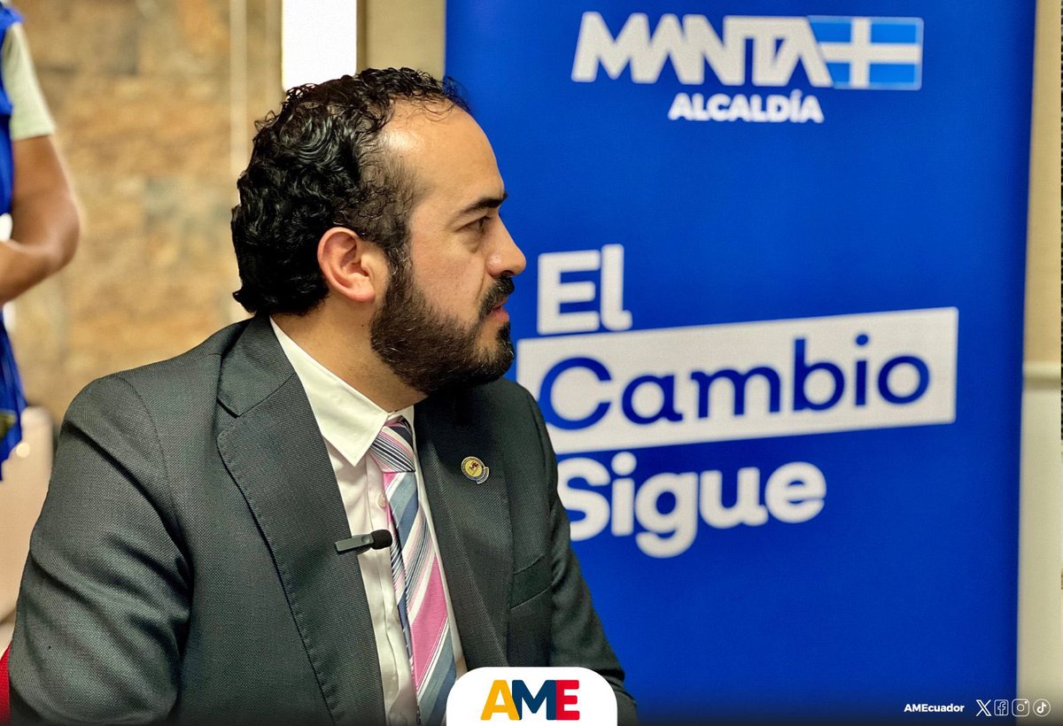 En esta mañana, mantuve una fructífera reunión de trabajo con <a href="/marcivaldivieso/">Marciana Valdivieso</a>, alcaldesa de #Manta. 

Afianzamos lazos de cooperación interinstitucional, a fin de trabajar en conjunto por el bienestar de nuestros ciudadanos.

Estrechamos lazos de amistad entre #Azuay y #Manabí🤝