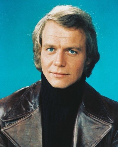 Super Sky Point to David Soul, who was one half of the most goddamn dynamic TV policing duo of the 70s. If anybody commits a crime in the afterlife, you know our boy Hutch is coming down on them hard. #RIP
