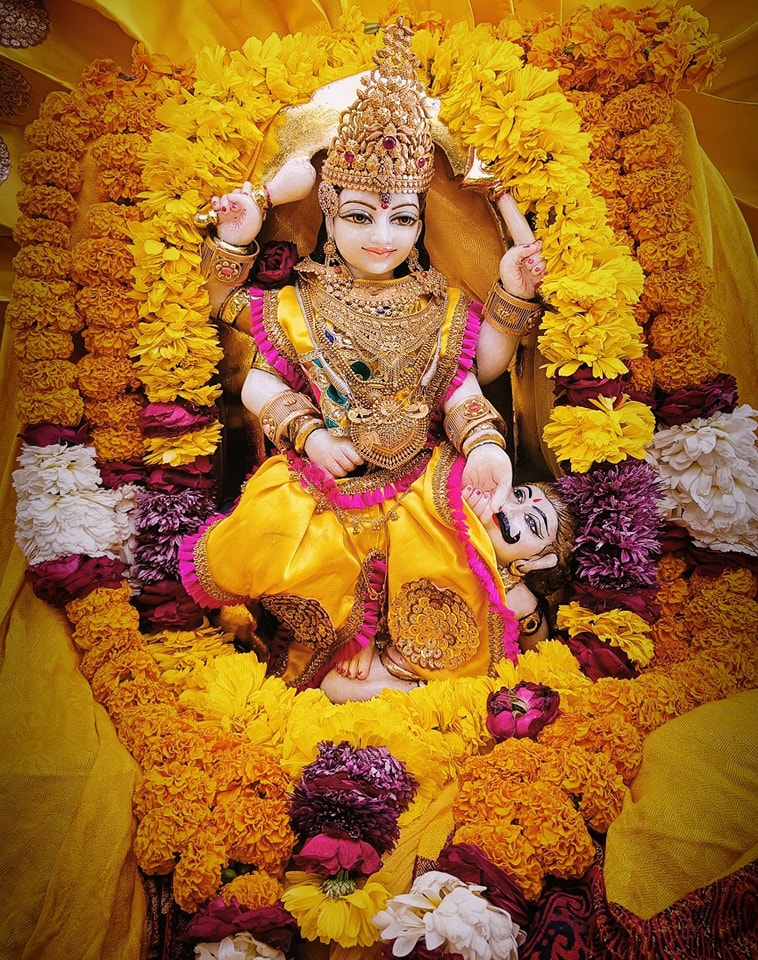 माँ बगलामुखी आप सभी पर अपनी कृपा और आशीर्वाद बनाए रखें। जय माँ बगलामुखी।