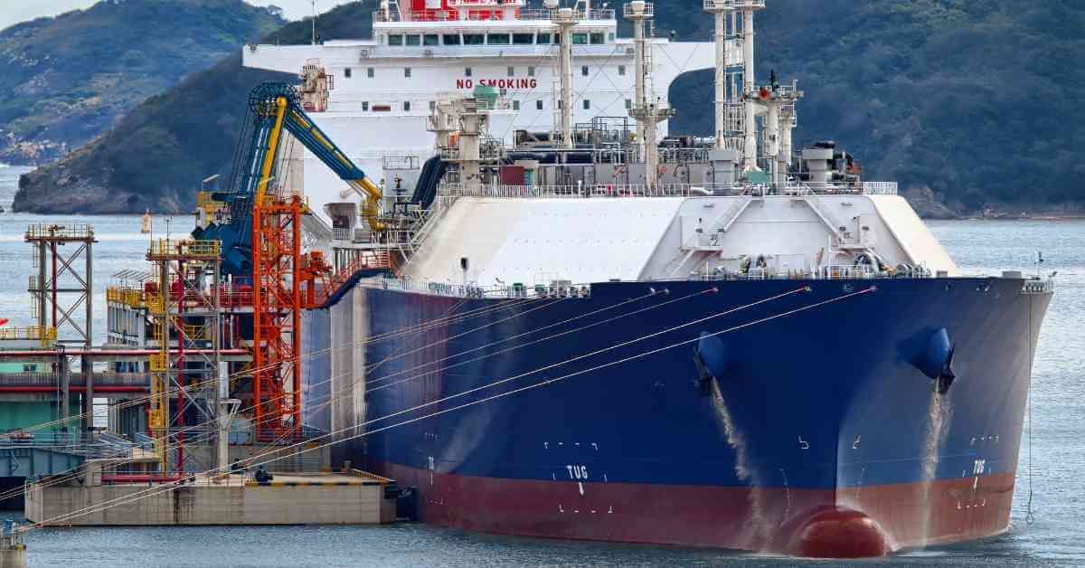 China-flagged LNG carrier banned for 180 days by the Australian Maritime Safety Agency.

Check out this article 👉marineinsight.com/shipping-news/… 

#Australia #LNGCarrier #Maritime #MarineInsight #Merchantnavy #Merchantmarine #MerchantnavyShips