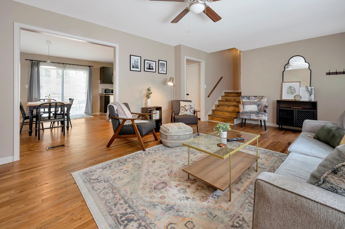BhamtoursInfo's tweet photo. Living space in  Short Term Rental - Birmingham, AL #shortterm #rentals #birmingham #bhamtours https://t.co/9PVP3hwxGd