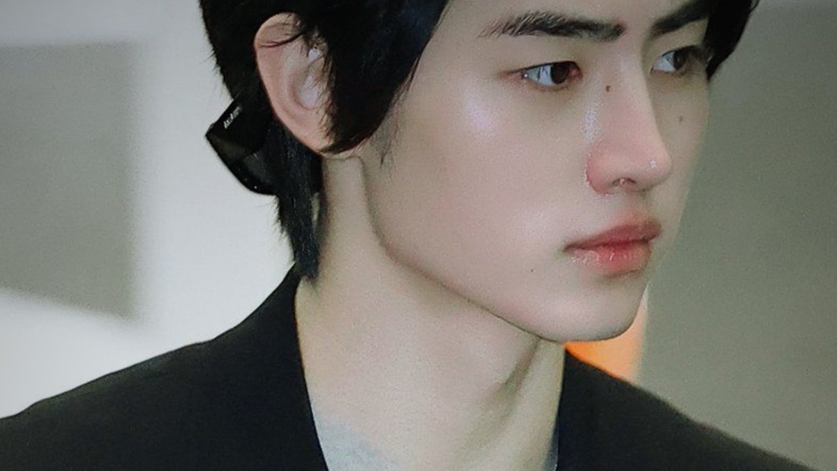 hnksagi's tweet photo. love and liabilities.
hoonki au

the billionaire's son paris nishimura is a spoiled brat with a temper to match it, and lurch park was hired to keep him in check. https://t.co/31SCY5HDp0